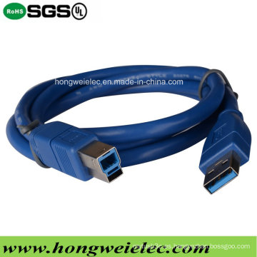 Un cable USB 3.0 de extensión macho a b macho